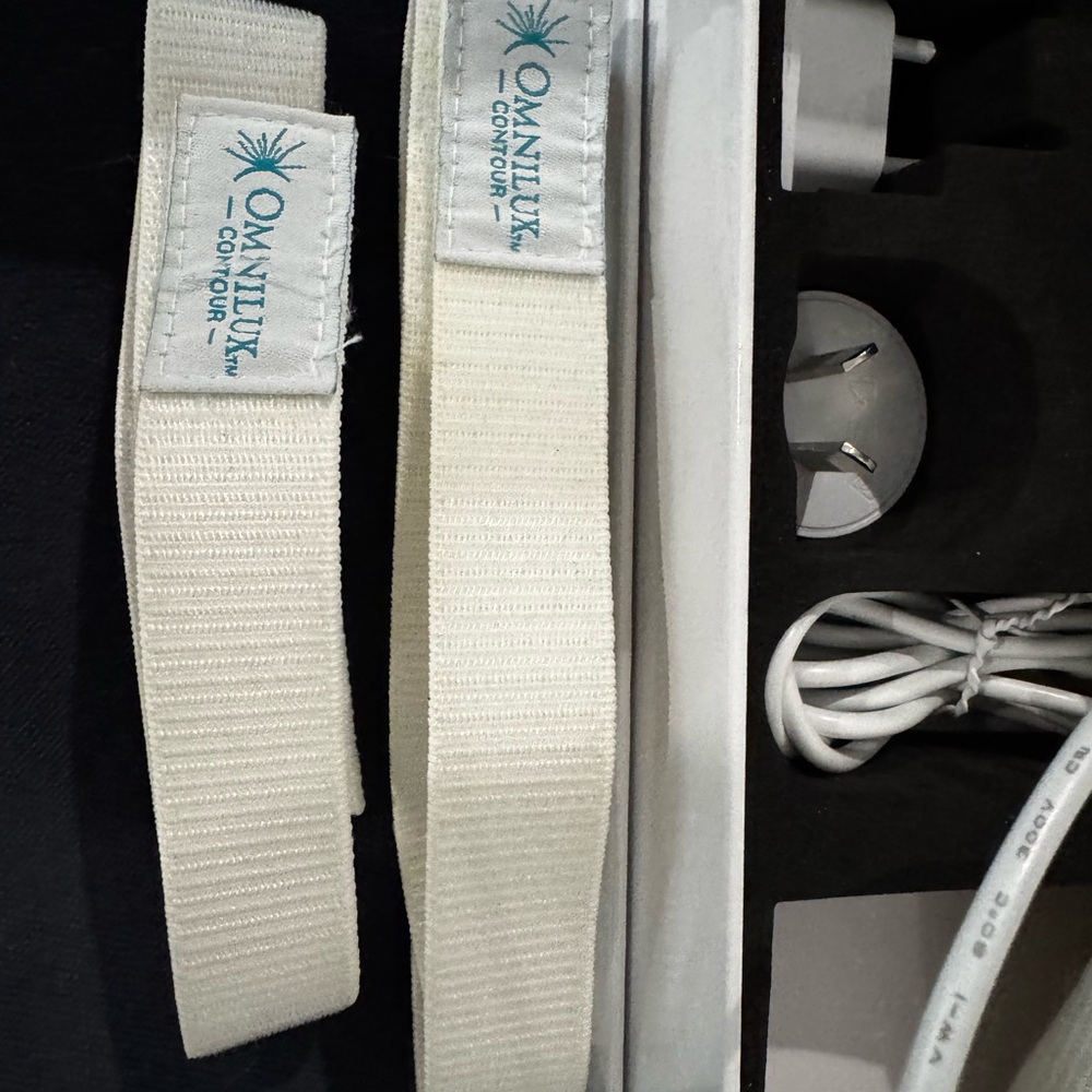 Contour LED Face Mask - Picture 8 of 16